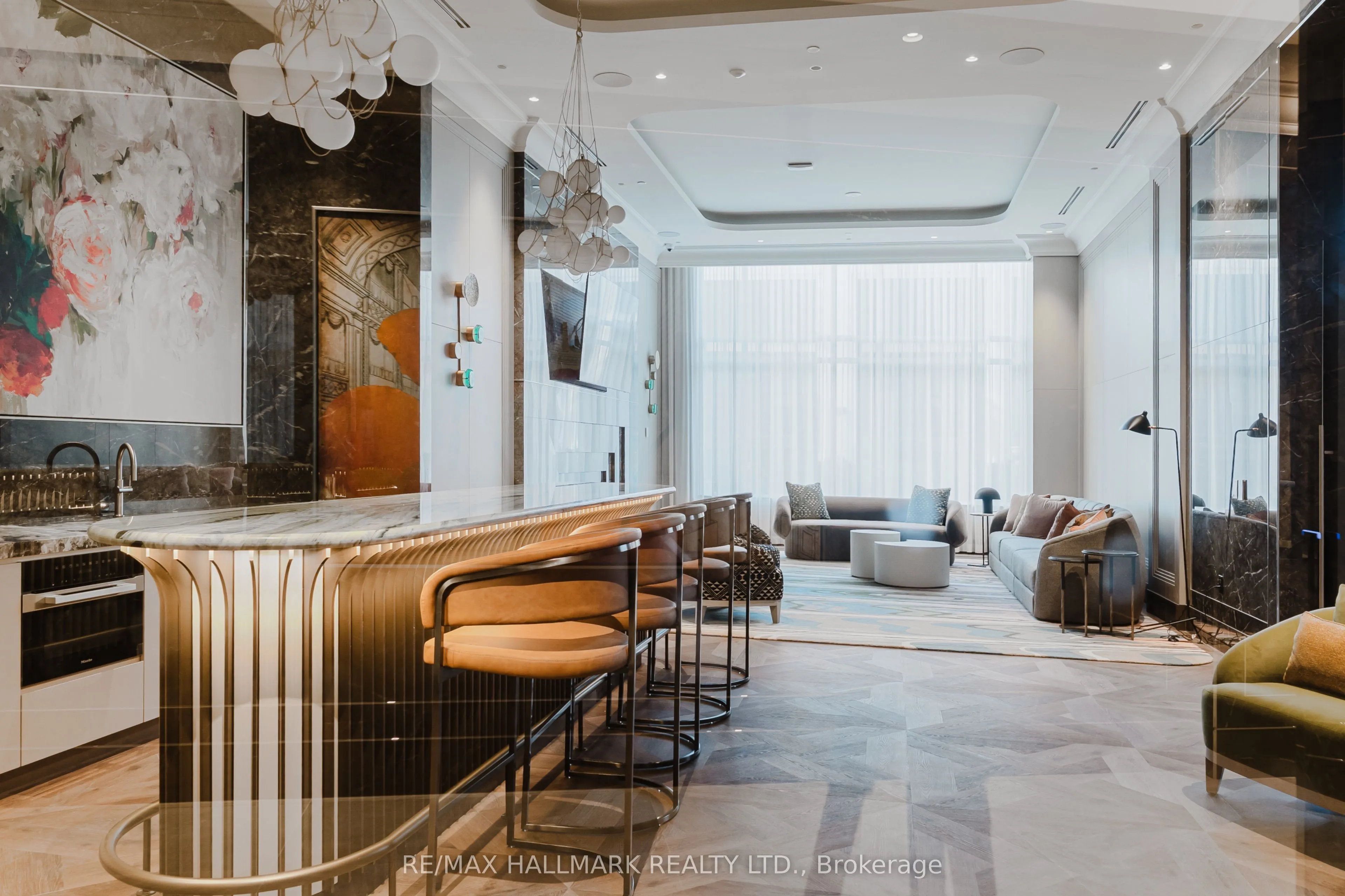 259 THE KINGSWAY, #427