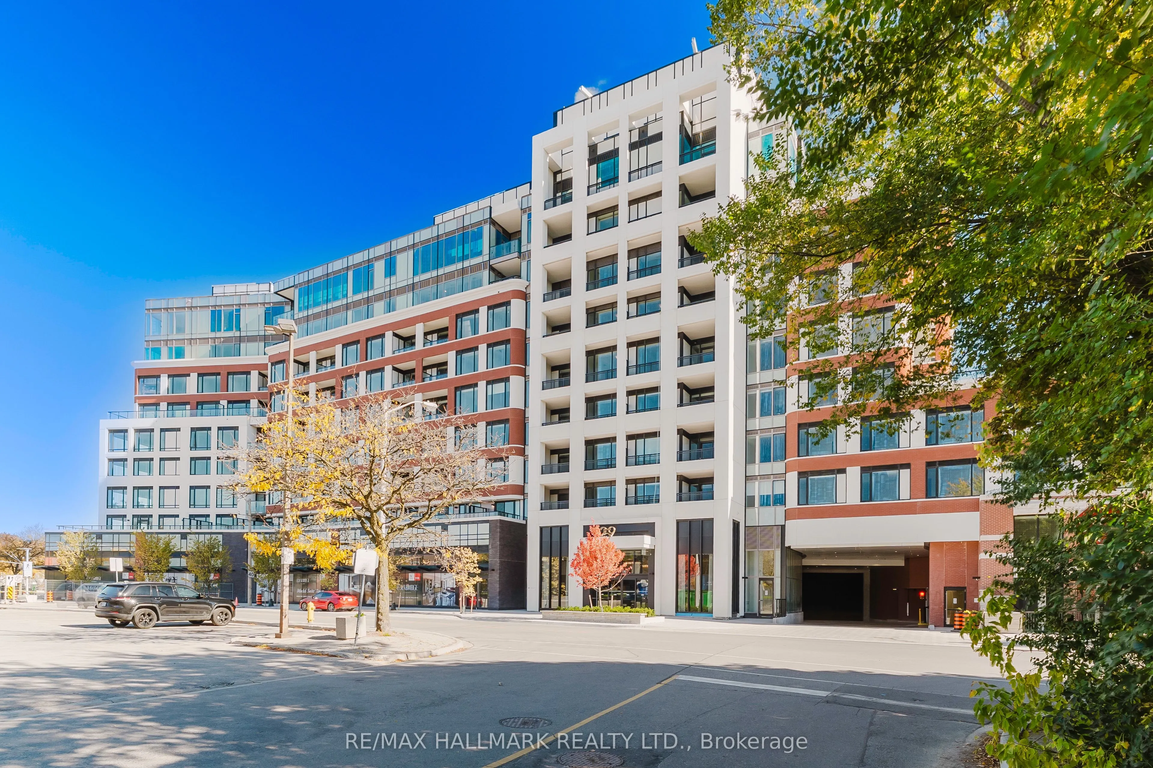 259 THE KINGSWAY, #427