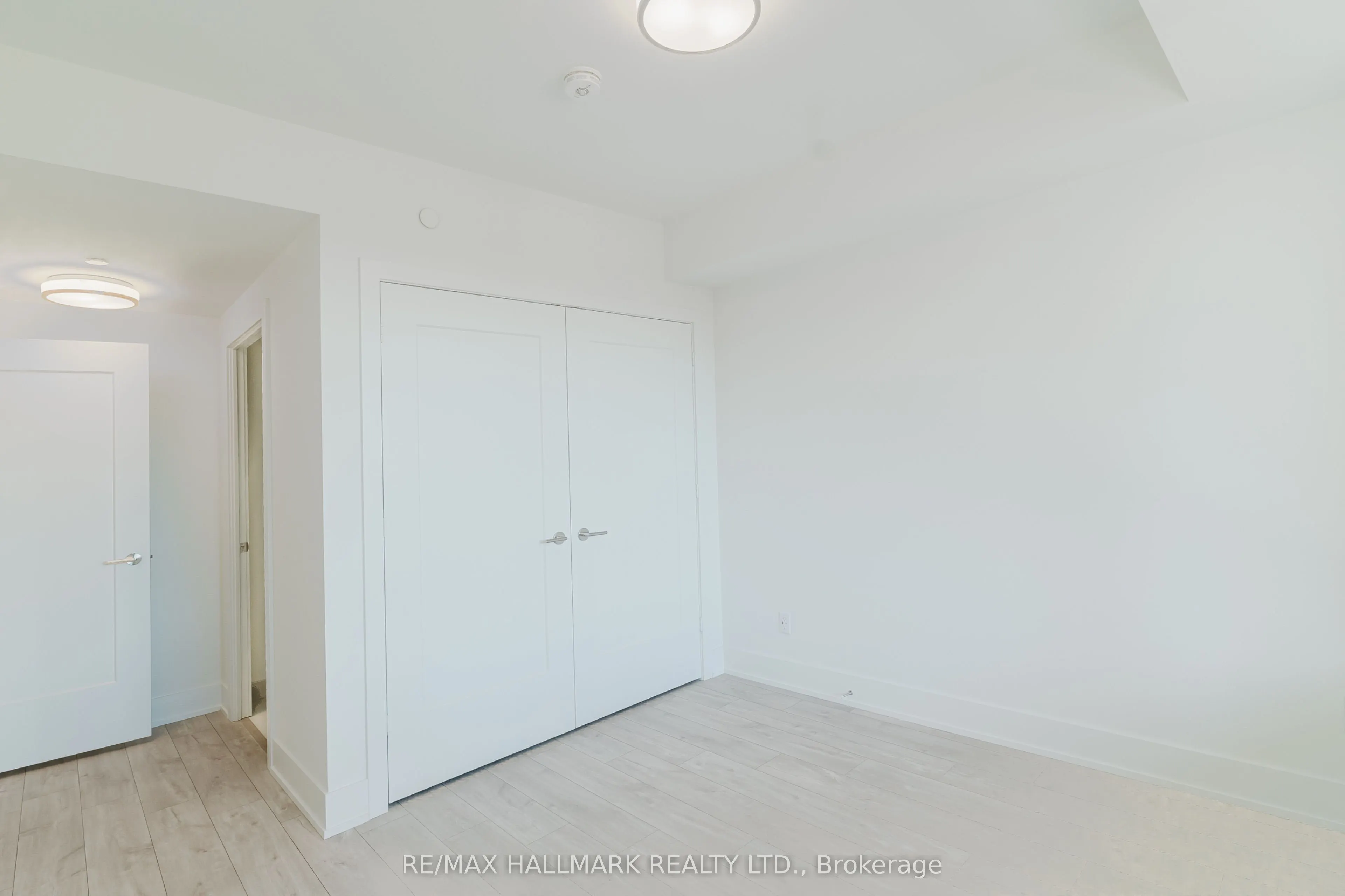 259 THE KINGSWAY, #427