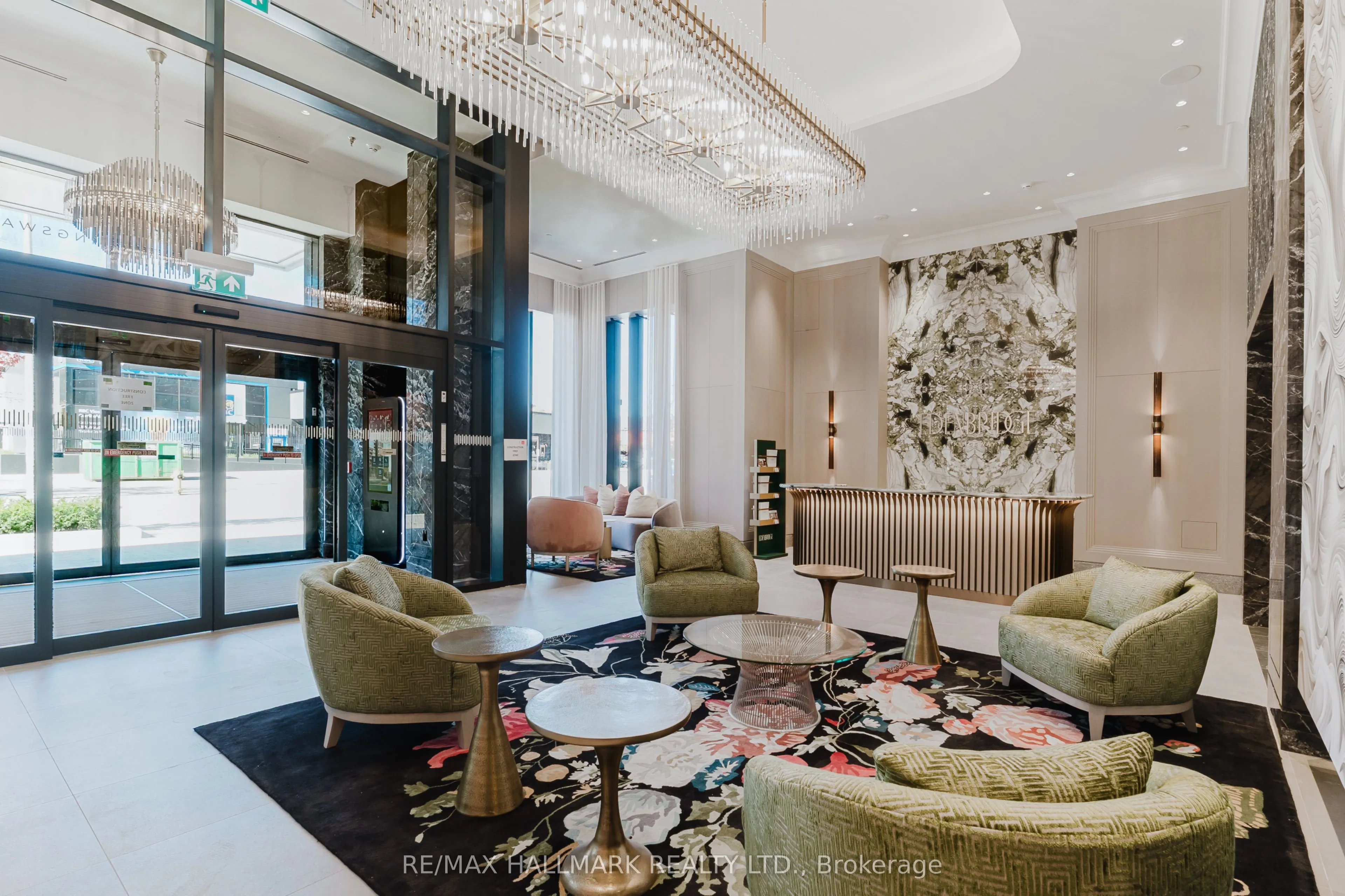 259 THE KINGSWAY, #427