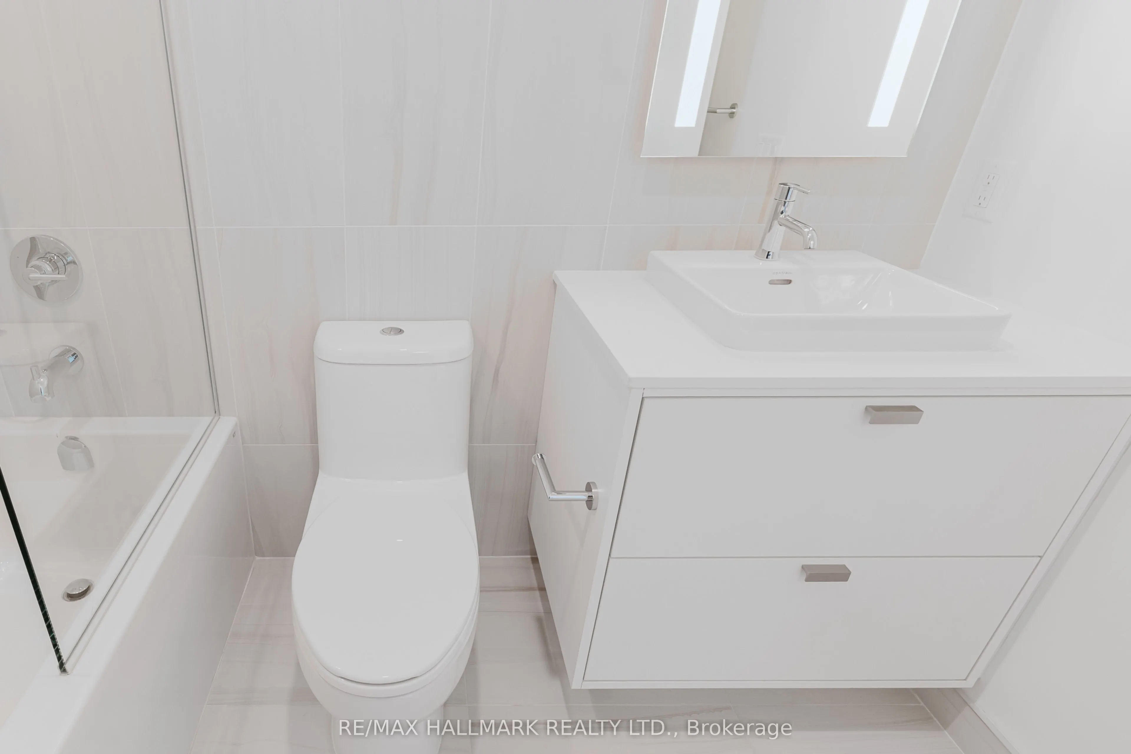 259 THE KINGSWAY, #427