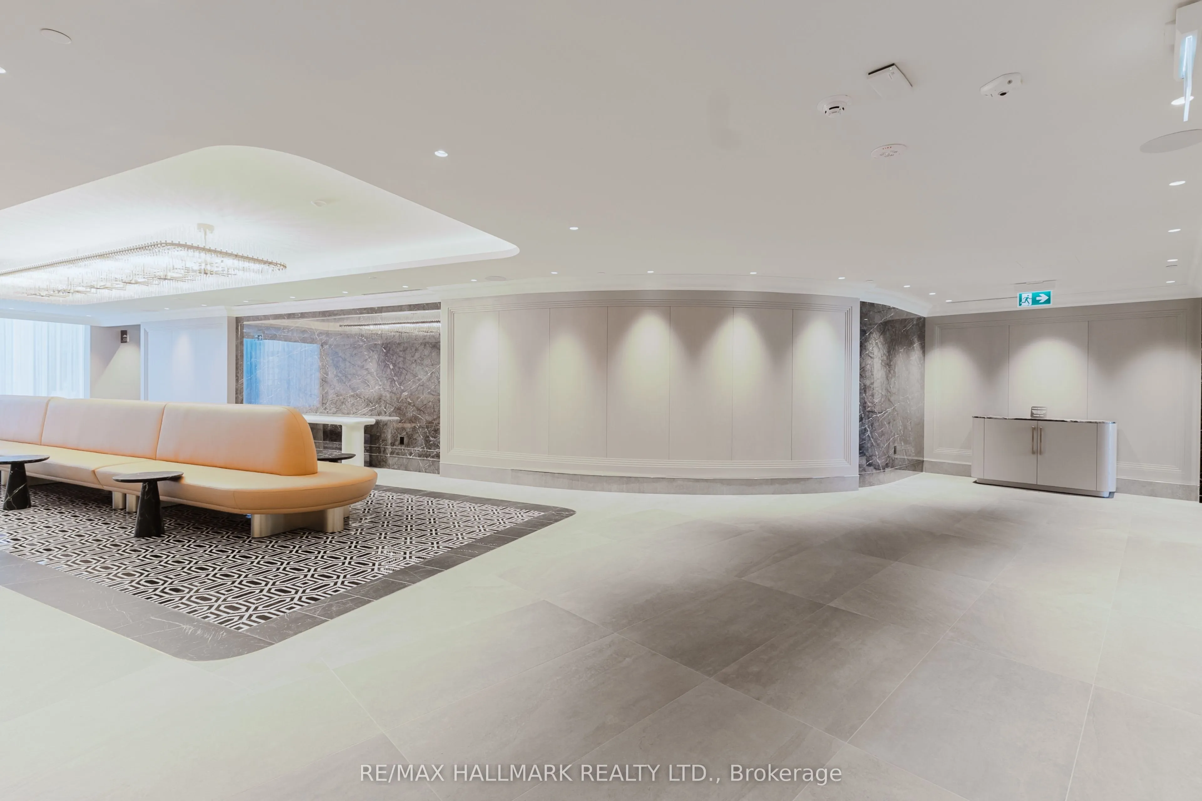 259 THE KINGSWAY, #427