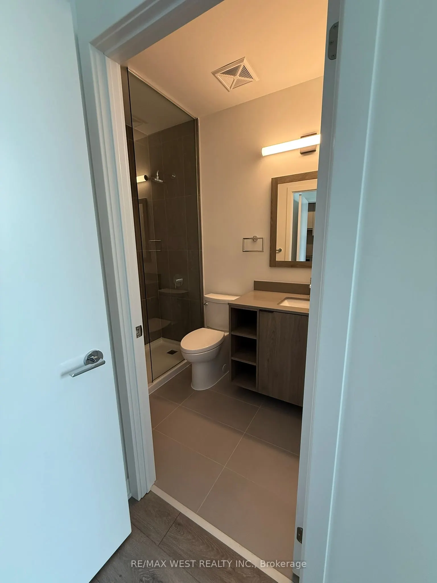 1007 The Queensway, #228