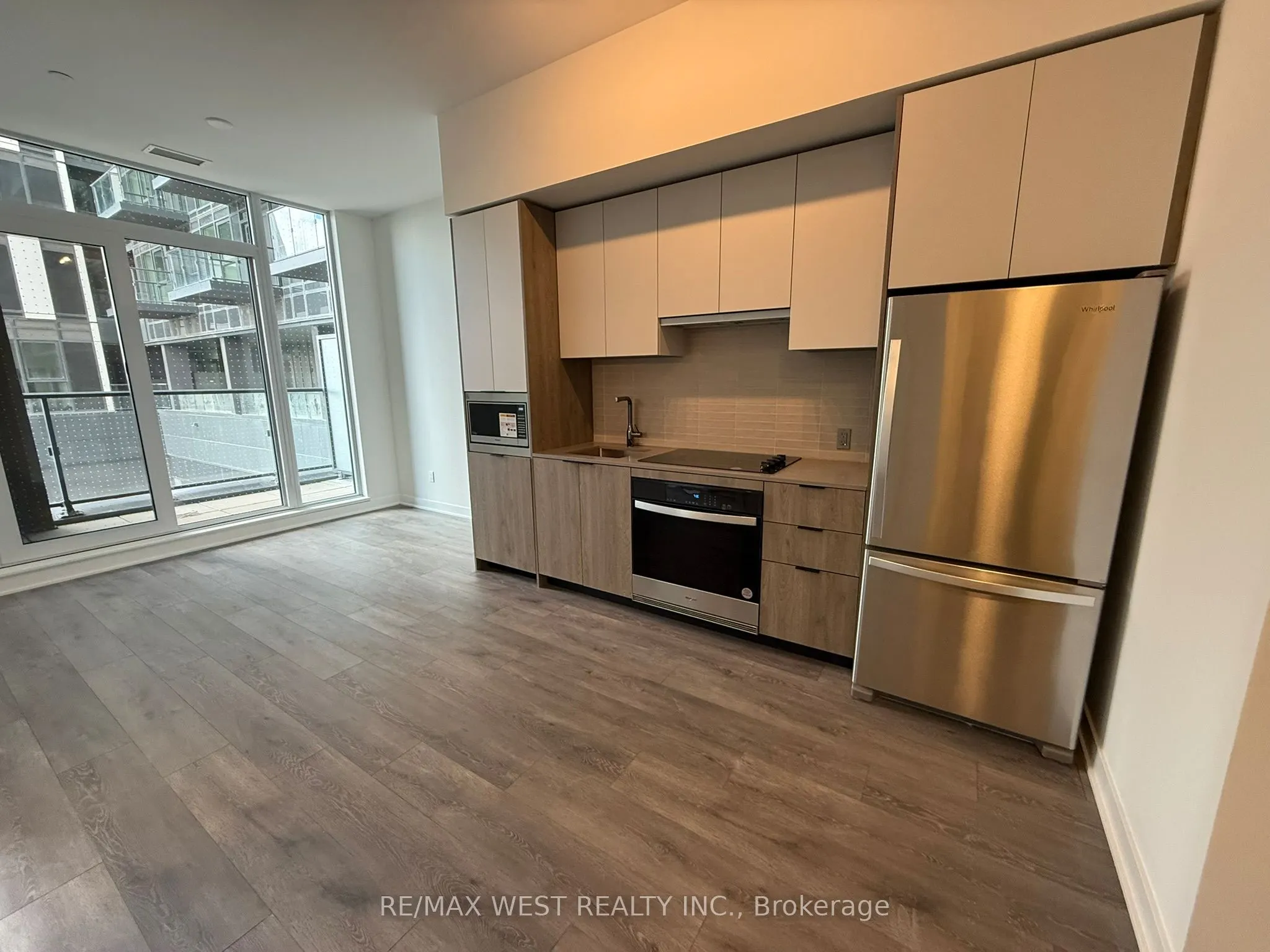 1007 The Queensway, #228