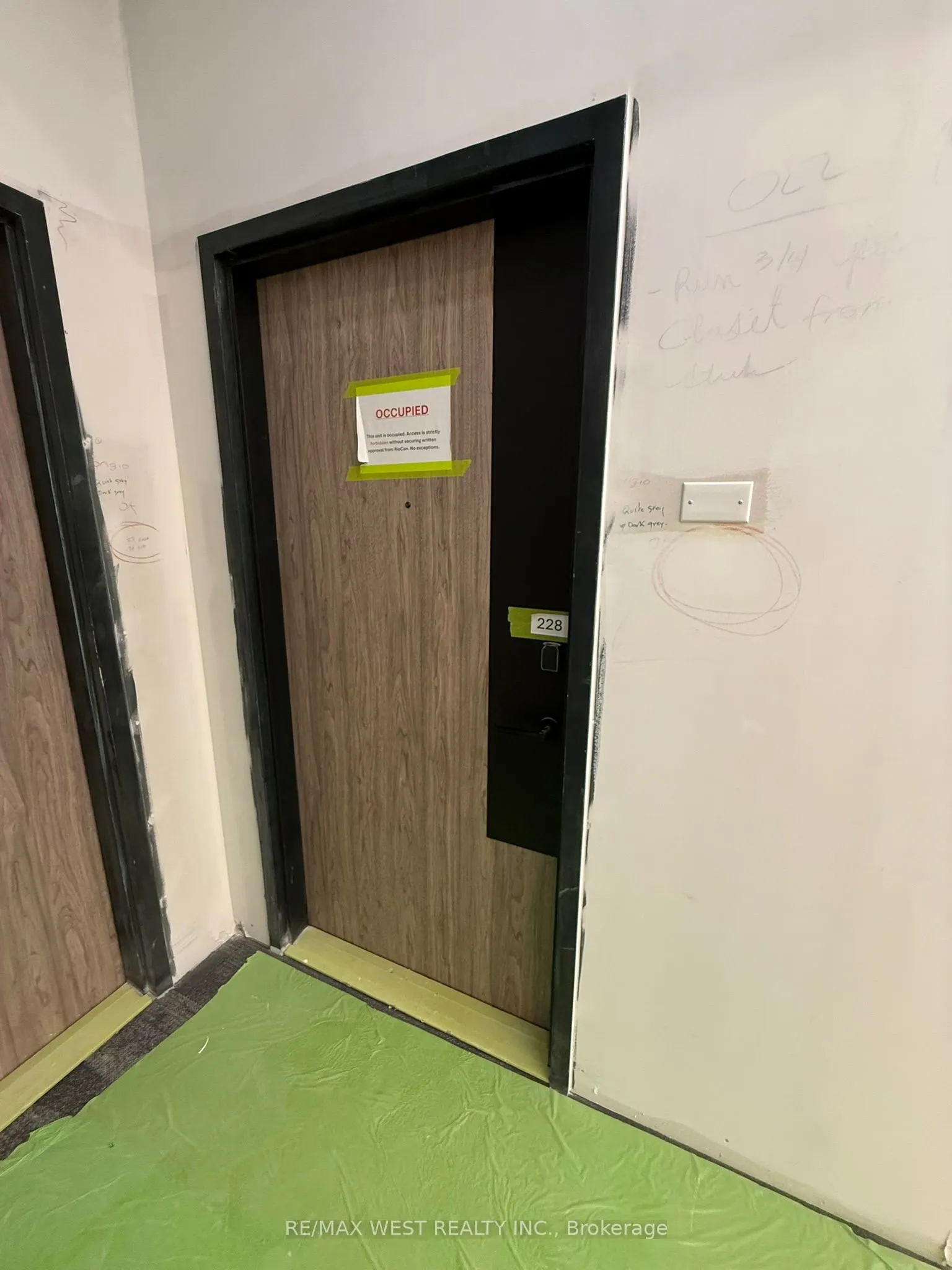 1007 The Queensway, #228