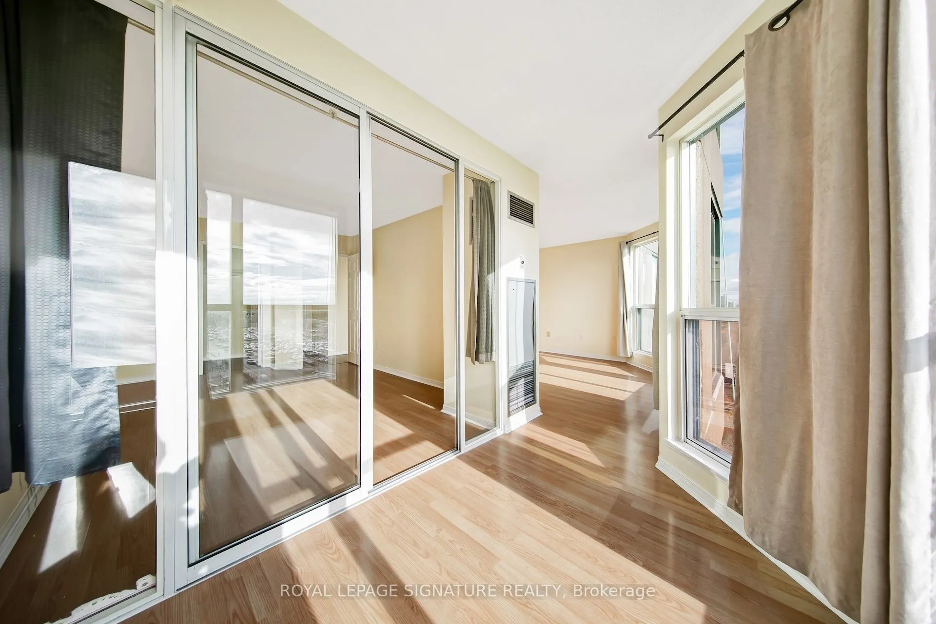 2177 Burnhamthorpe Road W, #912