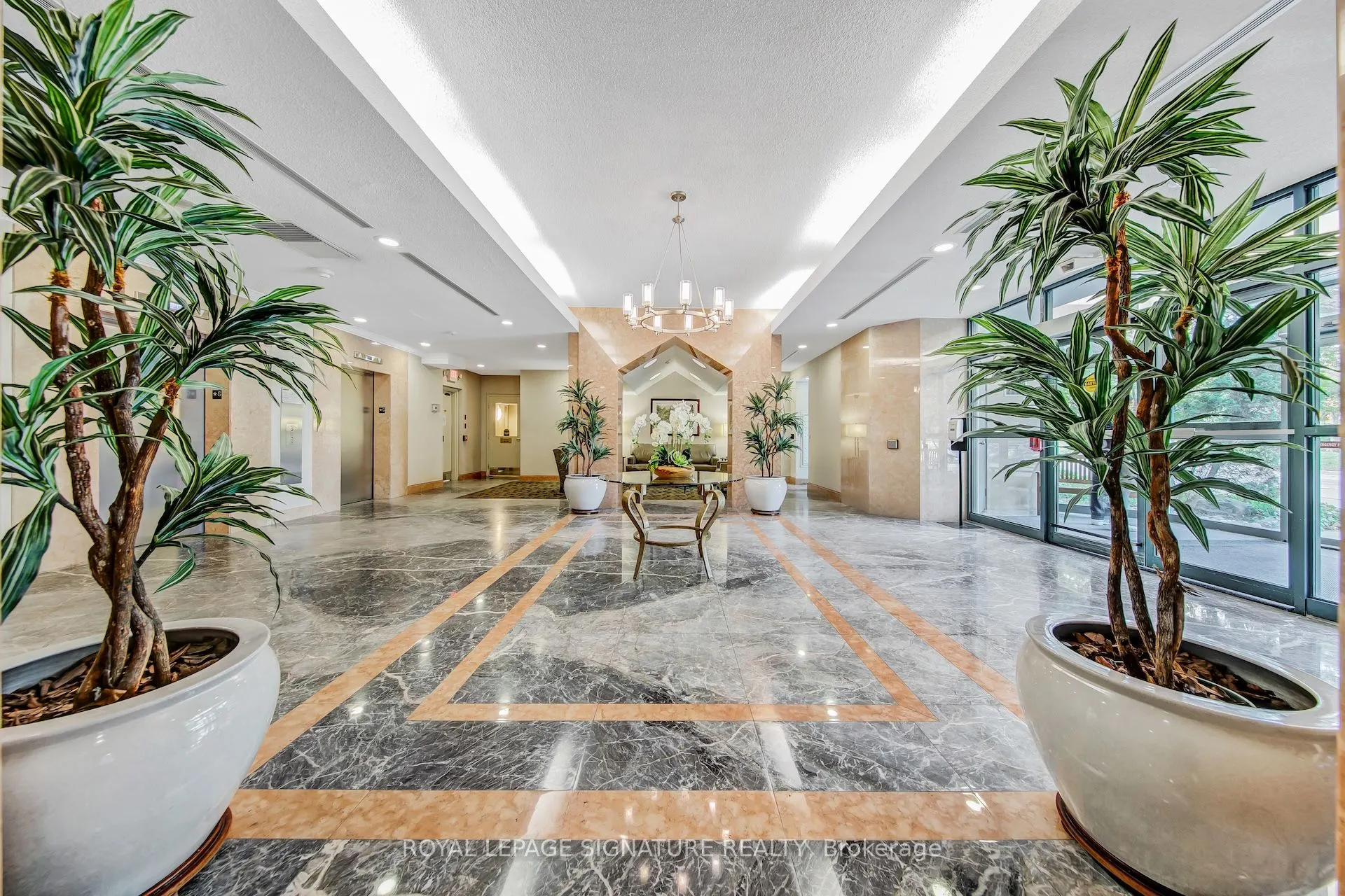 2177 Burnhamthorpe Road W, #912