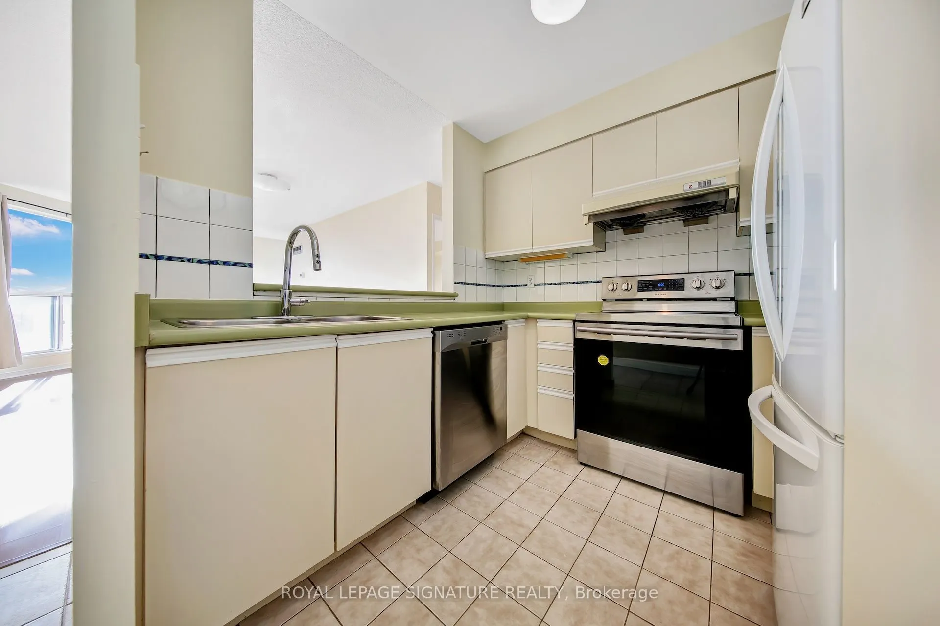 2177 Burnhamthorpe Road W, #912