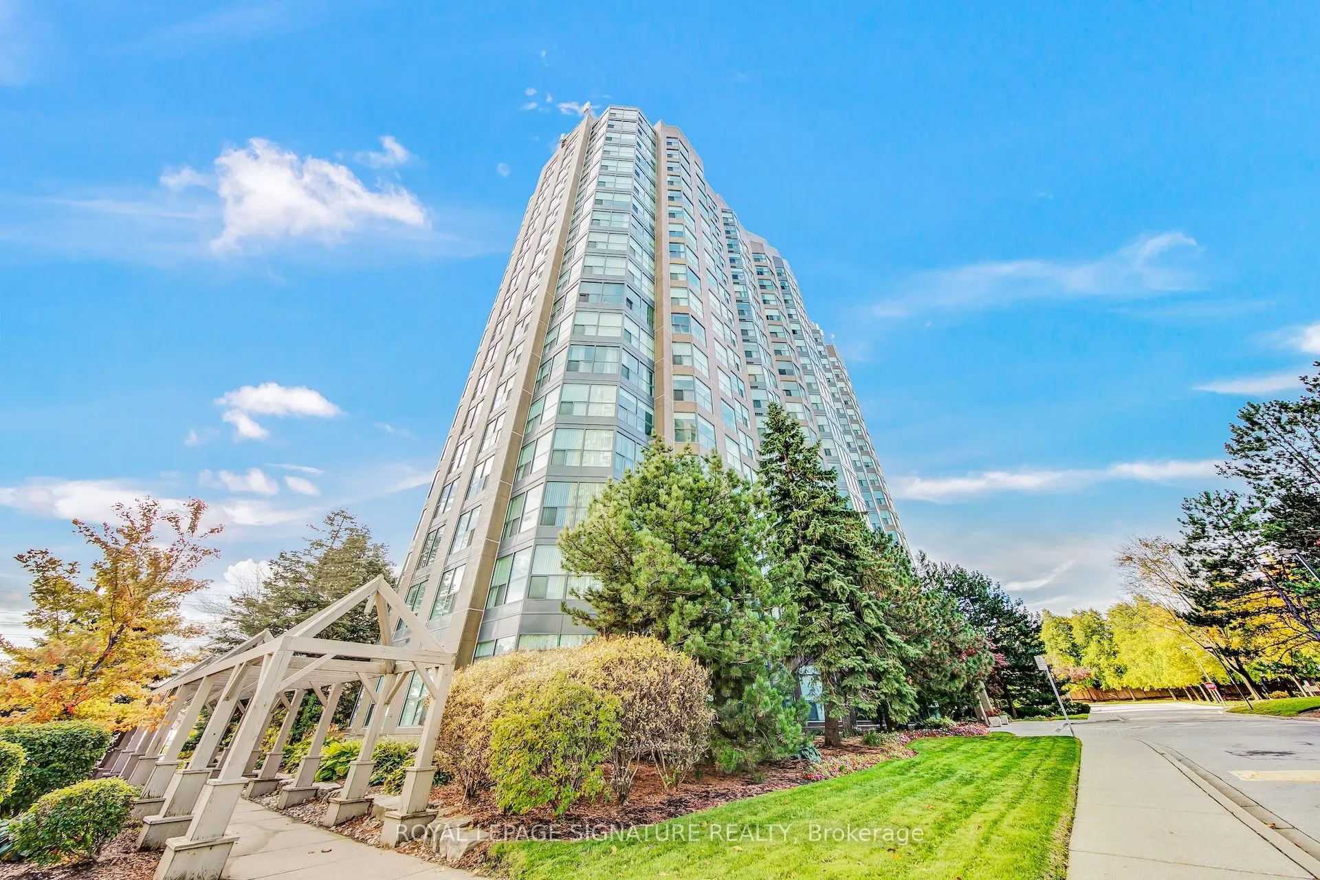 2177 Burnhamthorpe Road W, #912