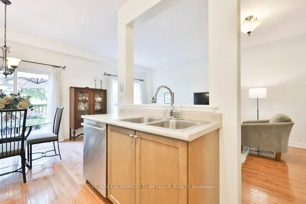 2229 Walkers Line, #16