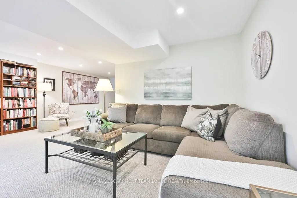 2229 Walkers Line, #16