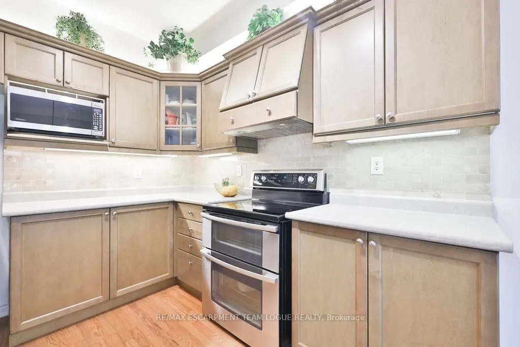 2229 Walkers Line, #16