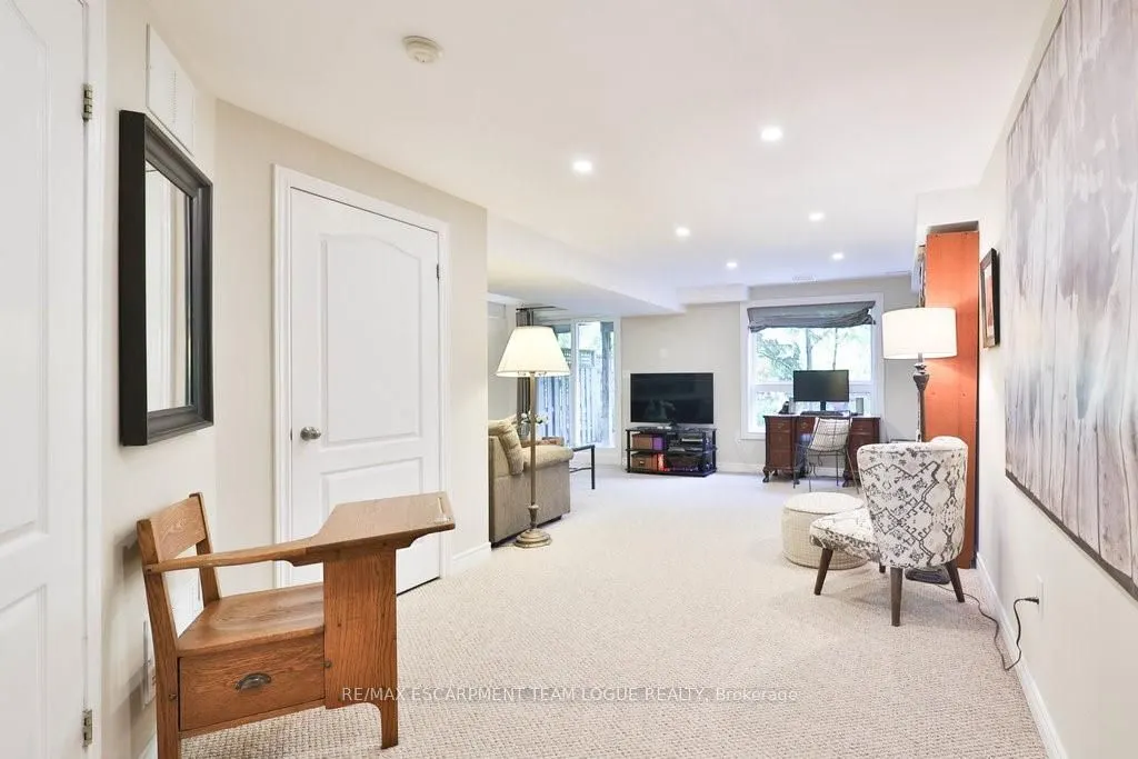 2229 Walkers Line, #16