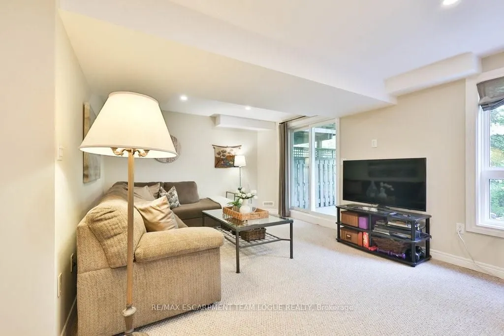 2229 Walkers Line, #16