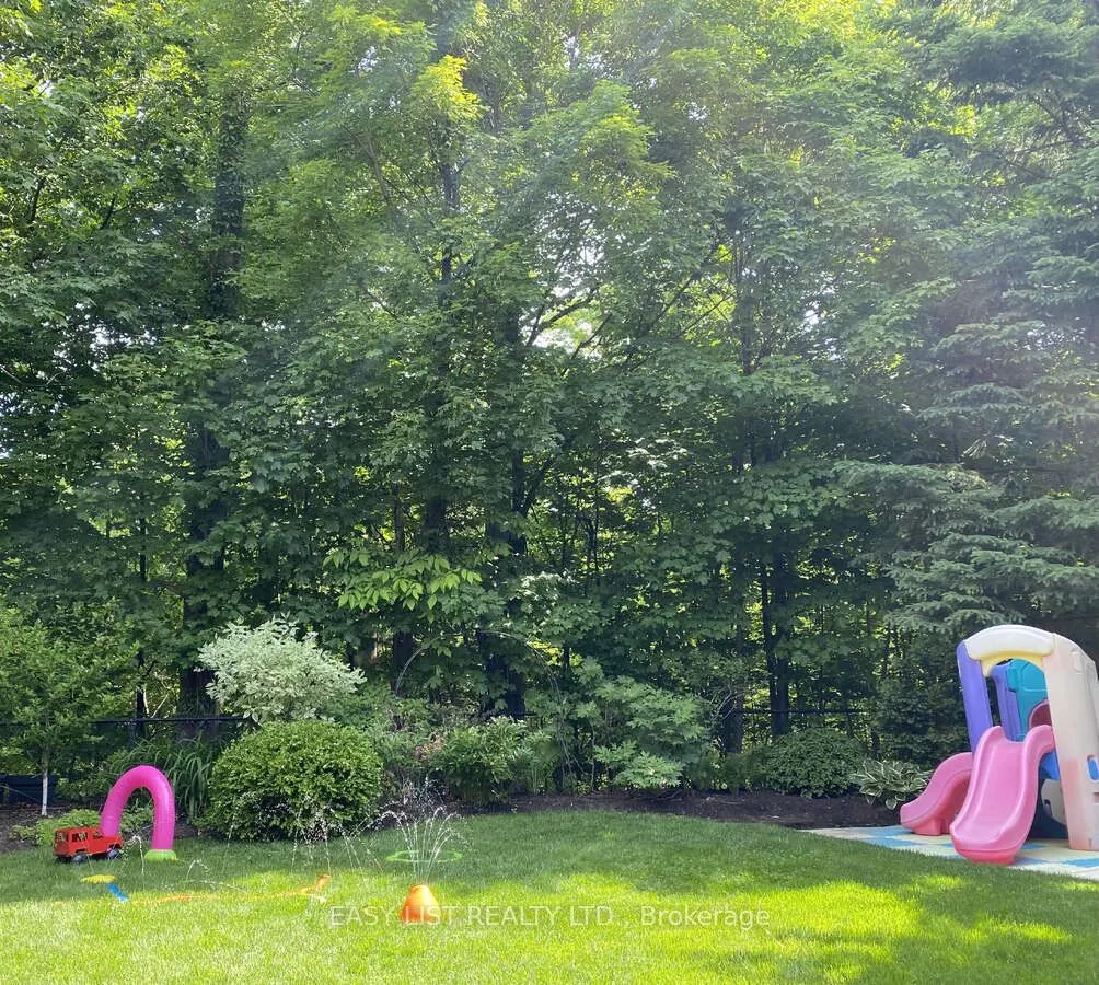 1257 McCraney Street E