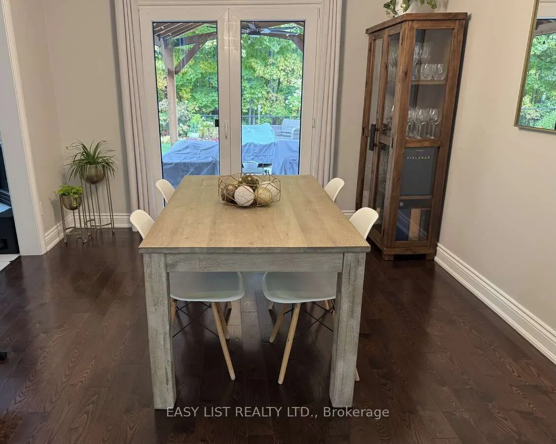 1257 McCraney Street E