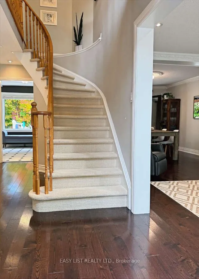 1257 McCraney Street E