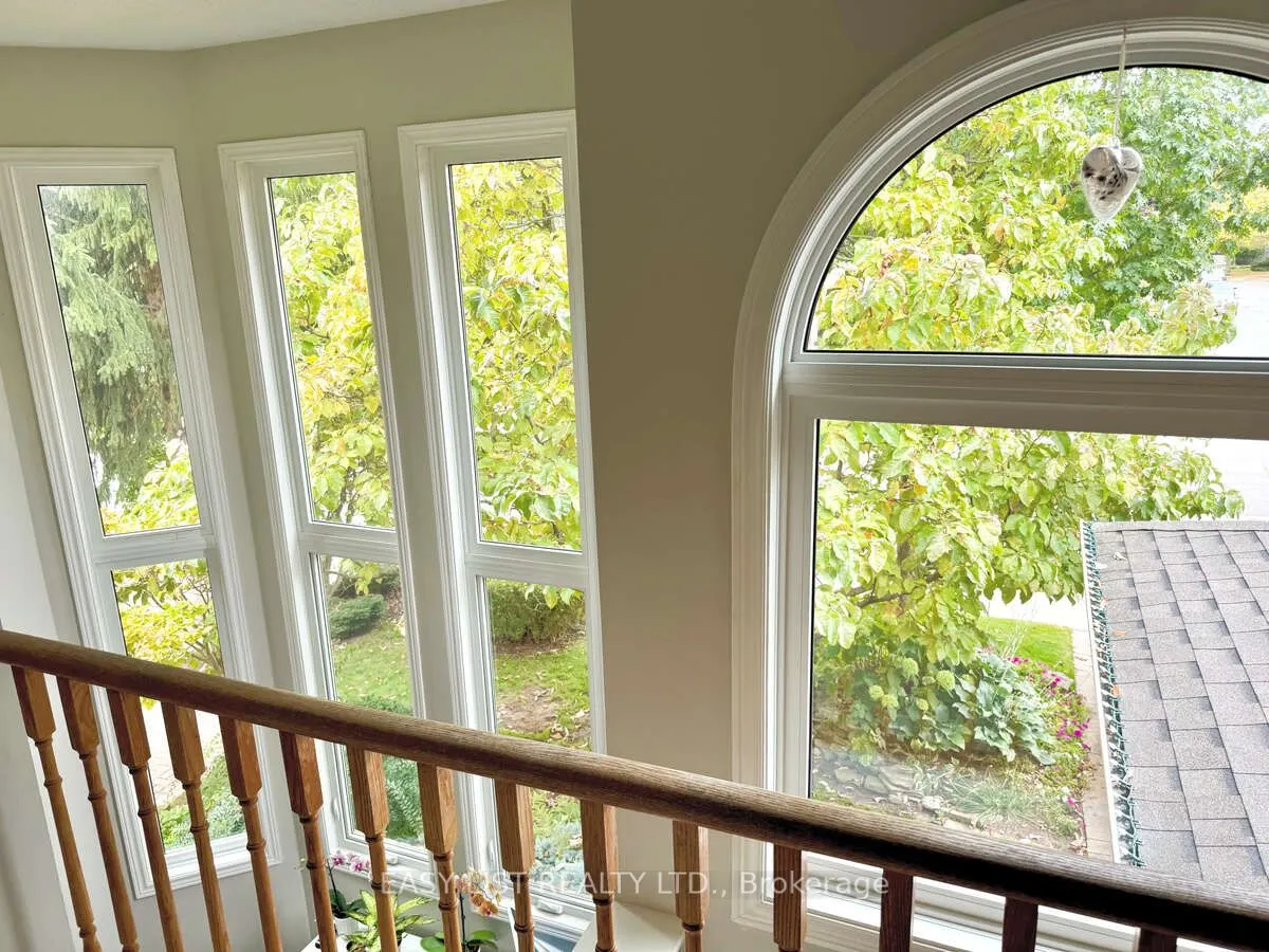 1257 McCraney Street E