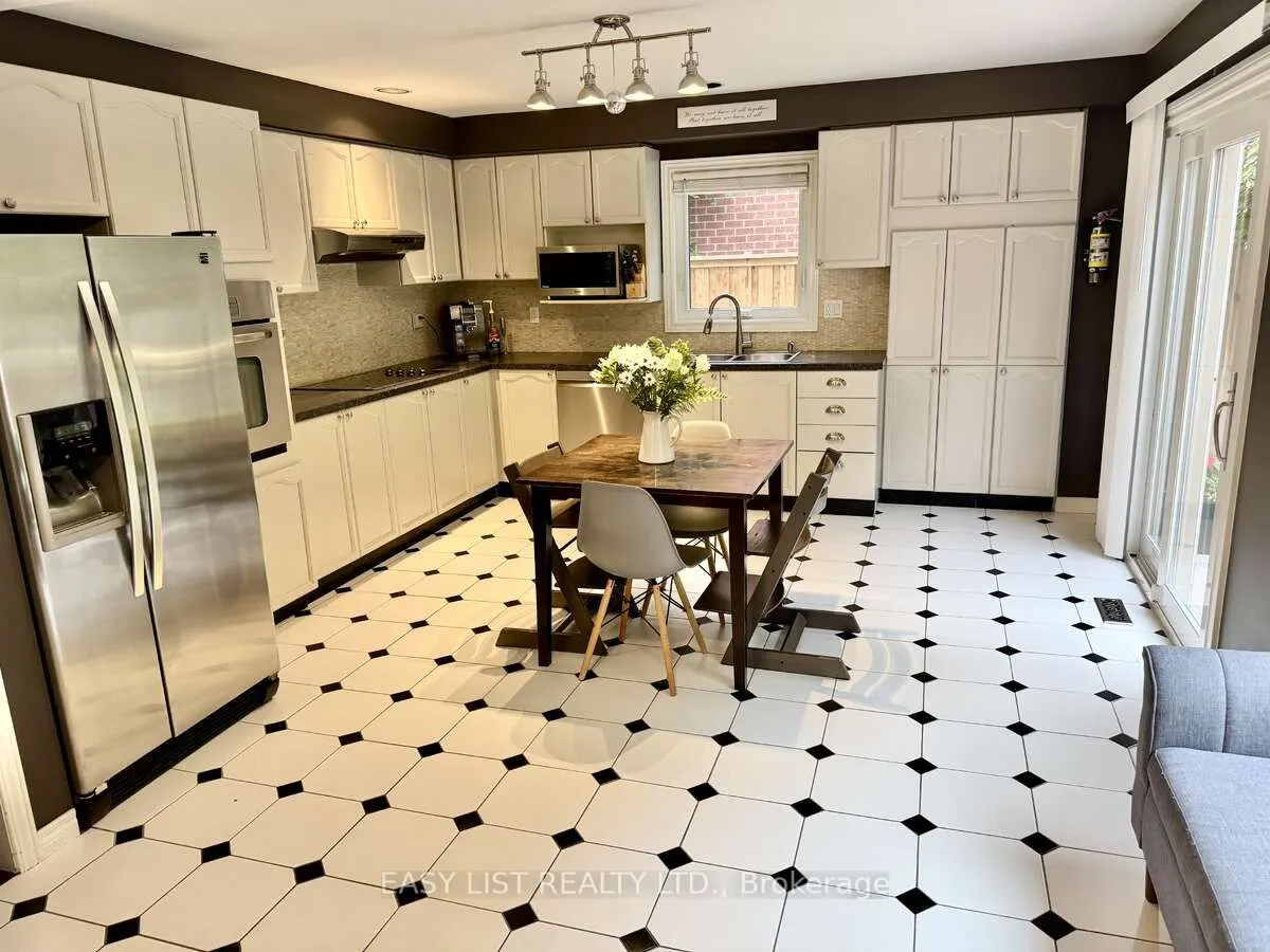 1257 McCraney Street E