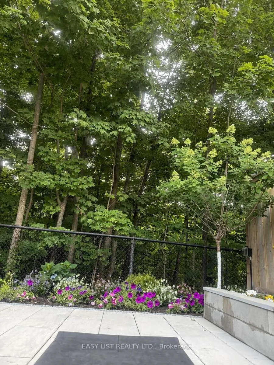 1257 McCraney Street E