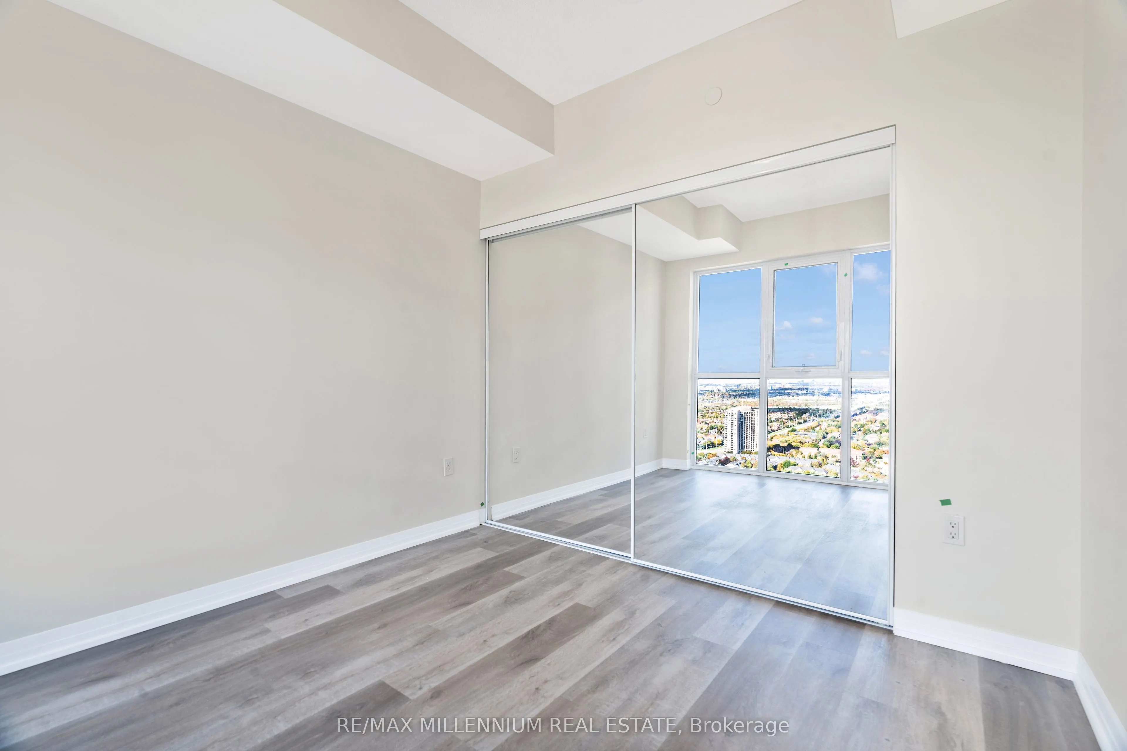 15 Watergarden Drive, #2810