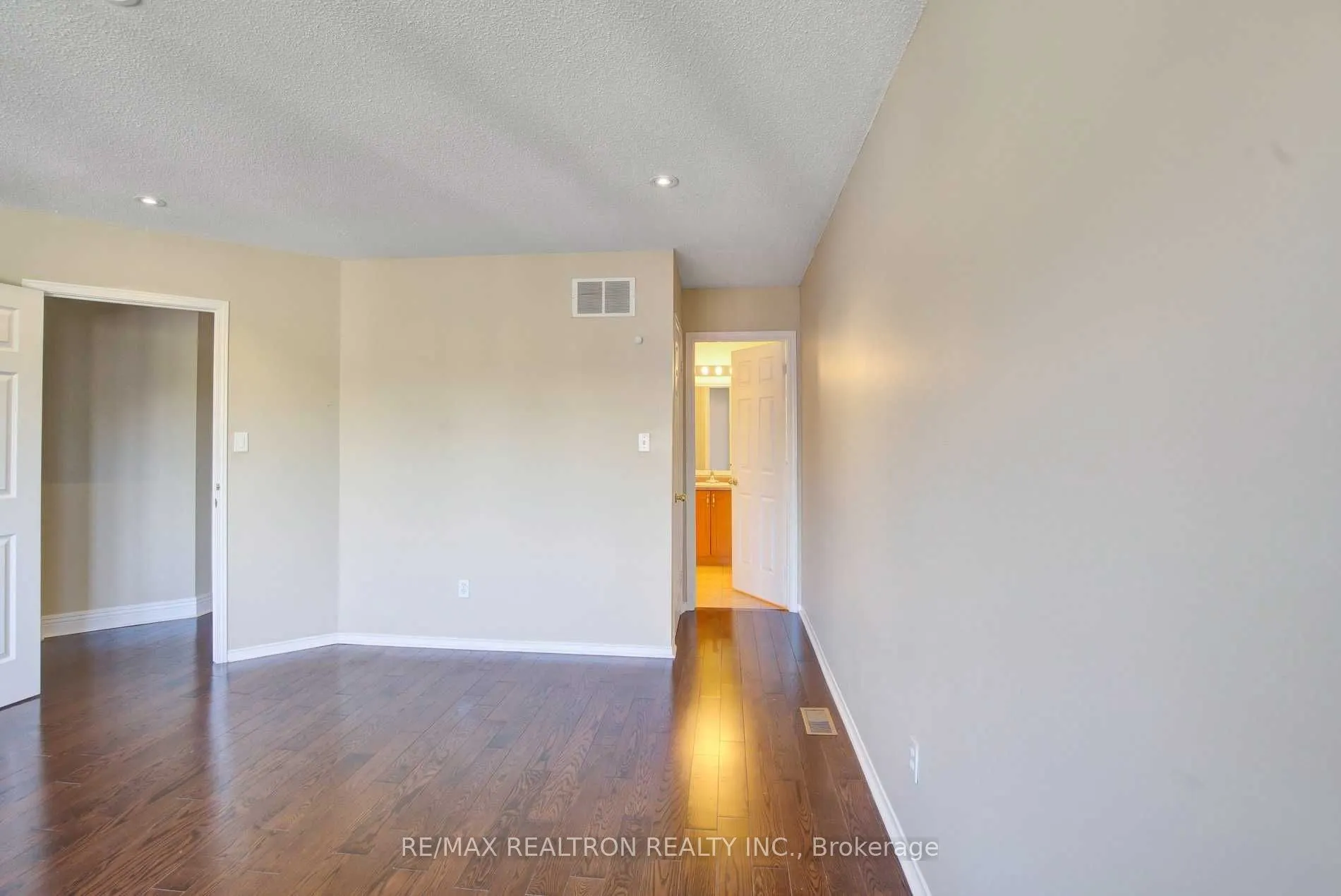 2151 Glenhampton Road