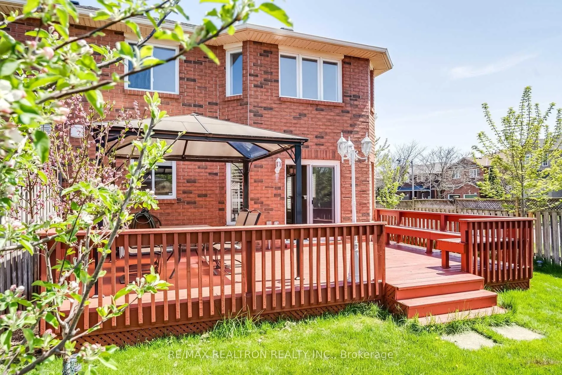 2151 Glenhampton Road