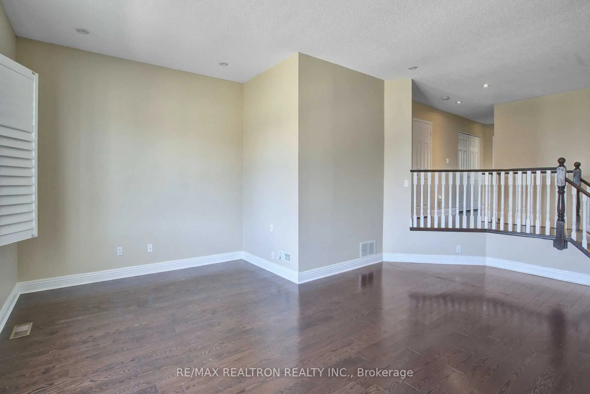 2151 Glenhampton Road