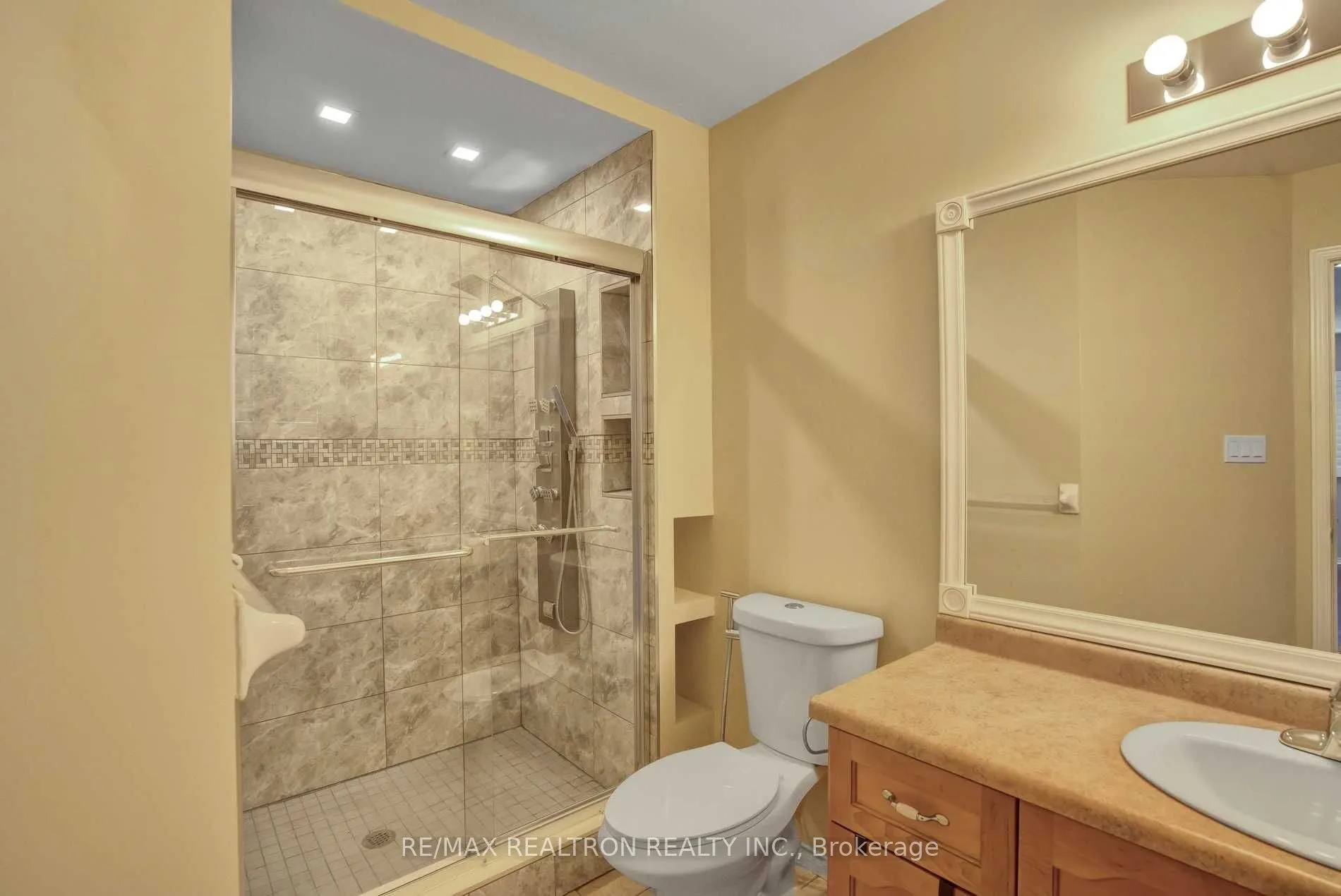 2151 Glenhampton Road