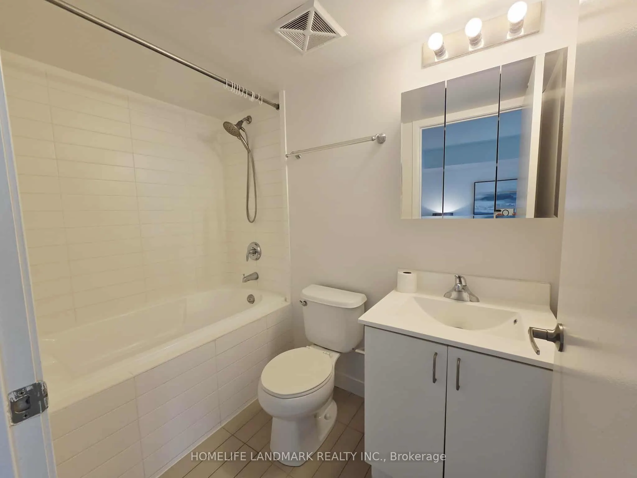 155 Legion Road N, #1706