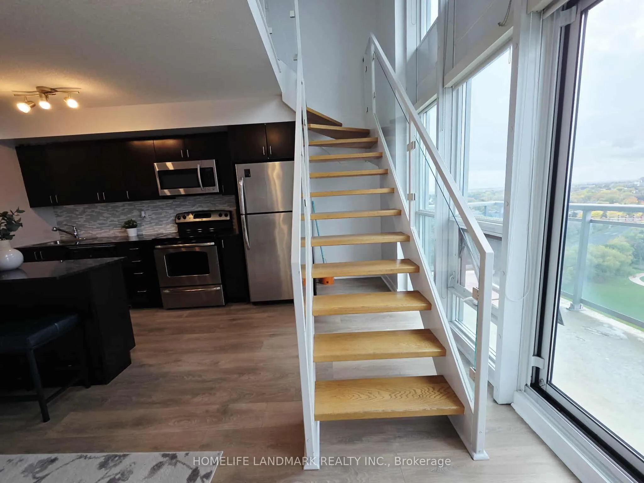 155 Legion Road N, #1706