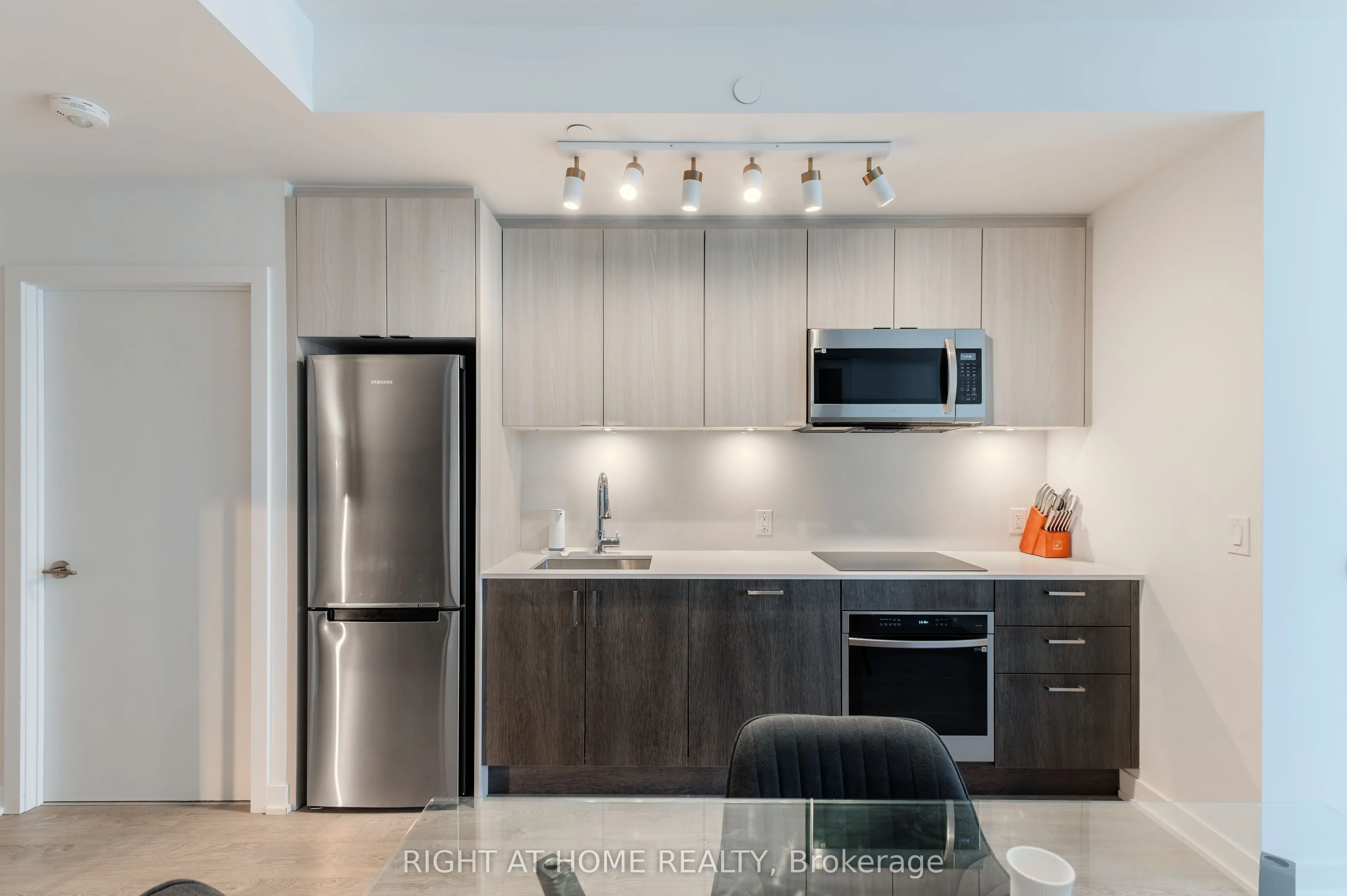 1926 Lake Shore Boulevard W, #1806