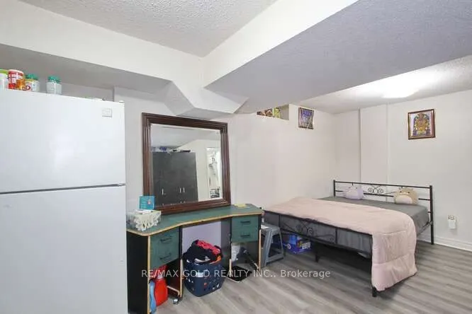 88 Ridgemore Crescent