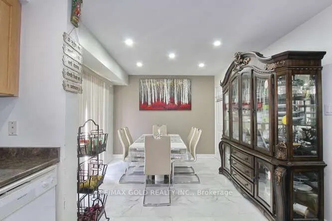 88 Ridgemore Crescent