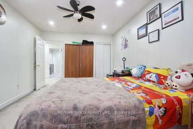 88 Ridgemore Crescent