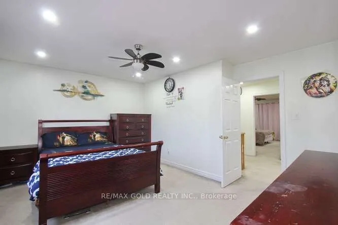 88 Ridgemore Crescent