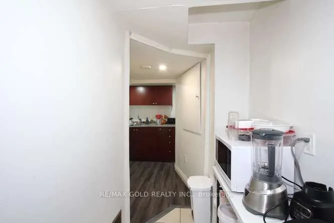 88 Ridgemore Crescent