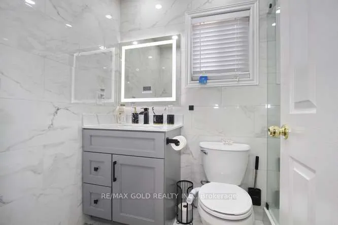 88 Ridgemore Crescent