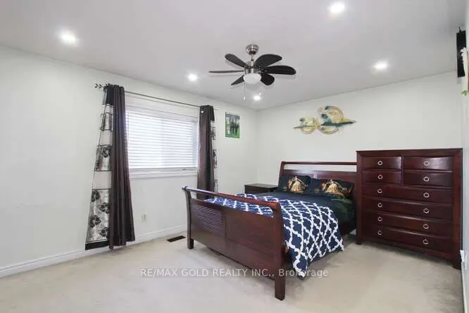 88 Ridgemore Crescent