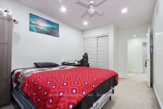 88 Ridgemore Crescent