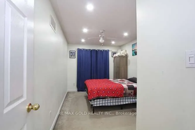 88 Ridgemore Crescent