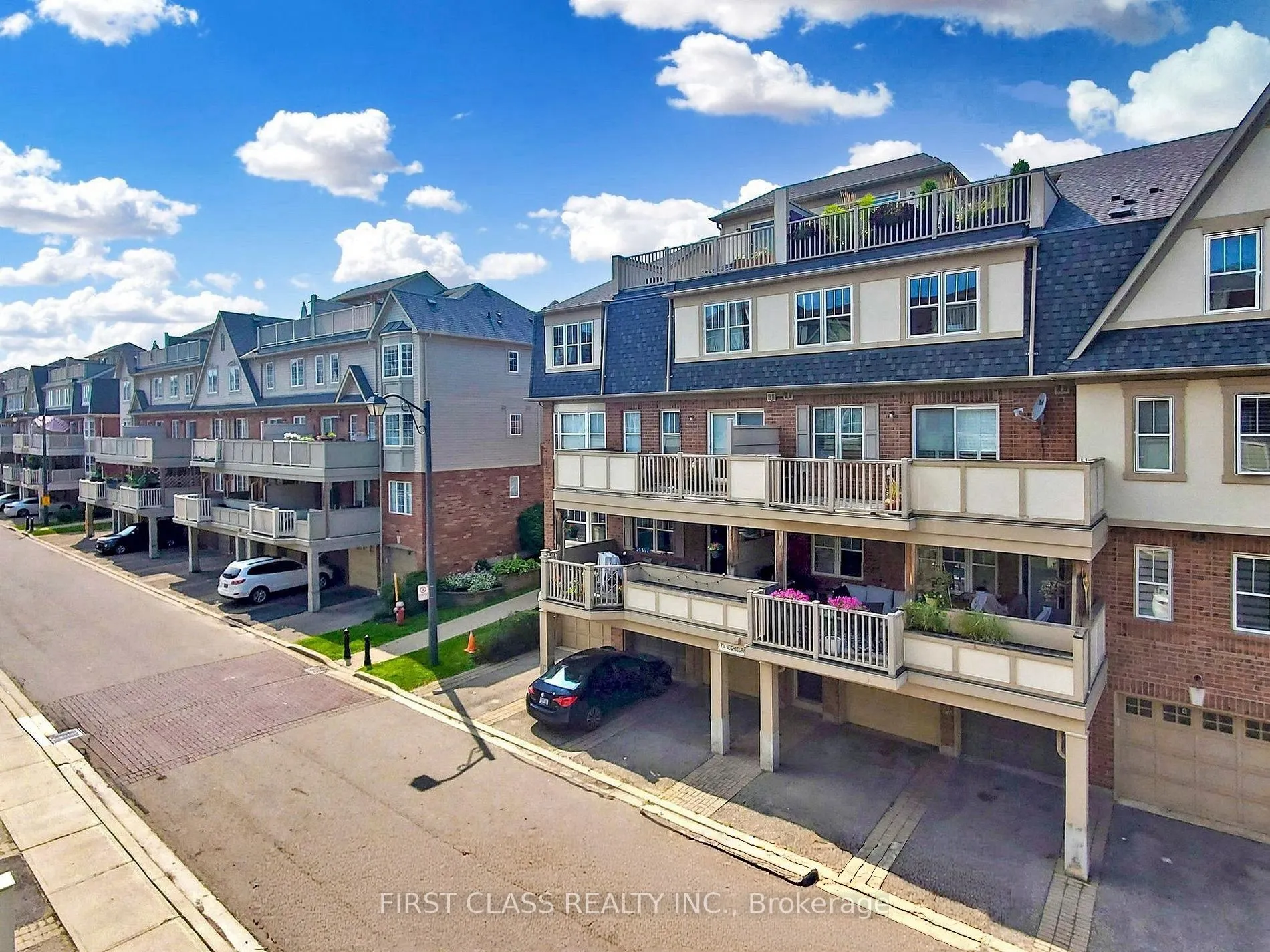 595 Dundas Street W, #2