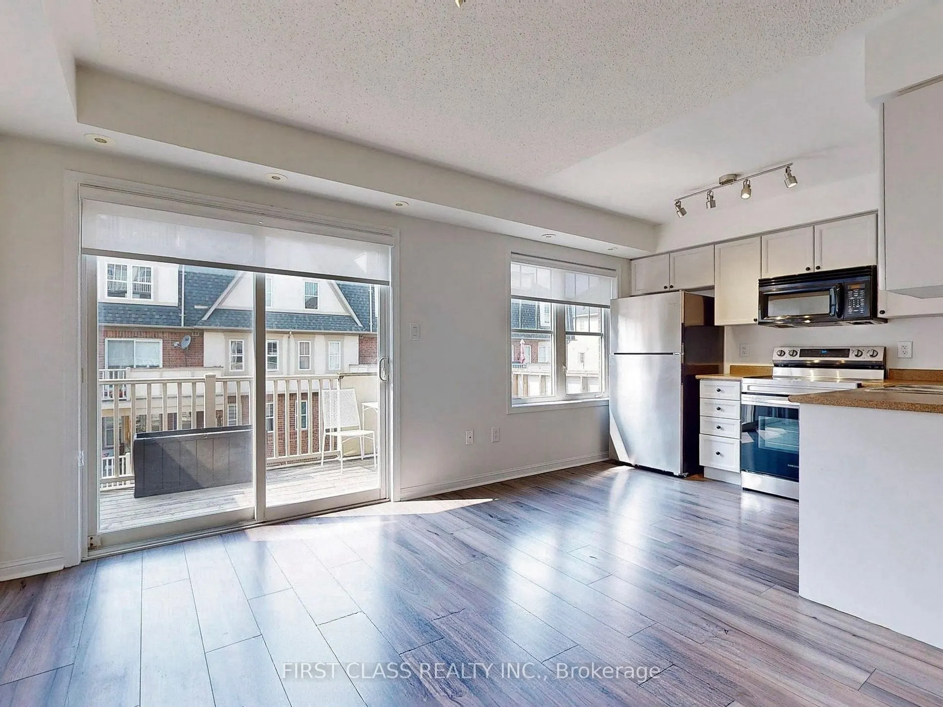 595 Dundas Street W, #2