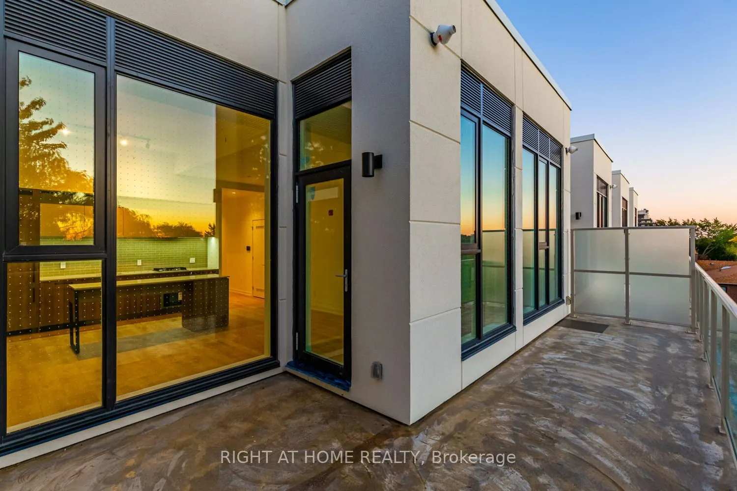 722 Marlee Avenue, #406