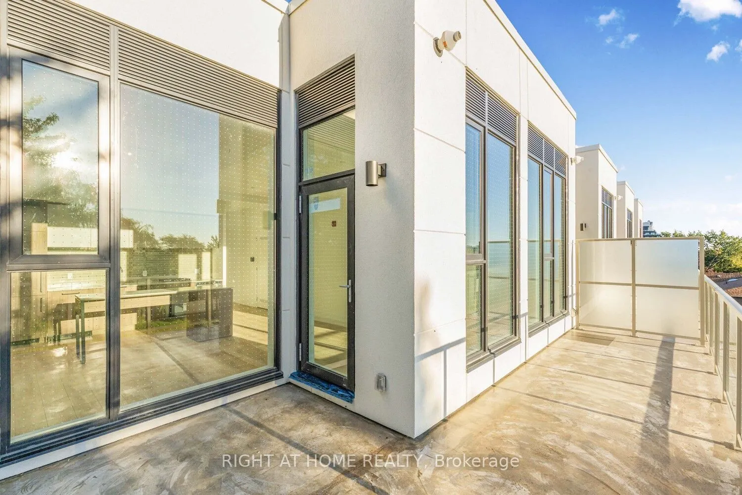 722 Marlee Avenue, #406