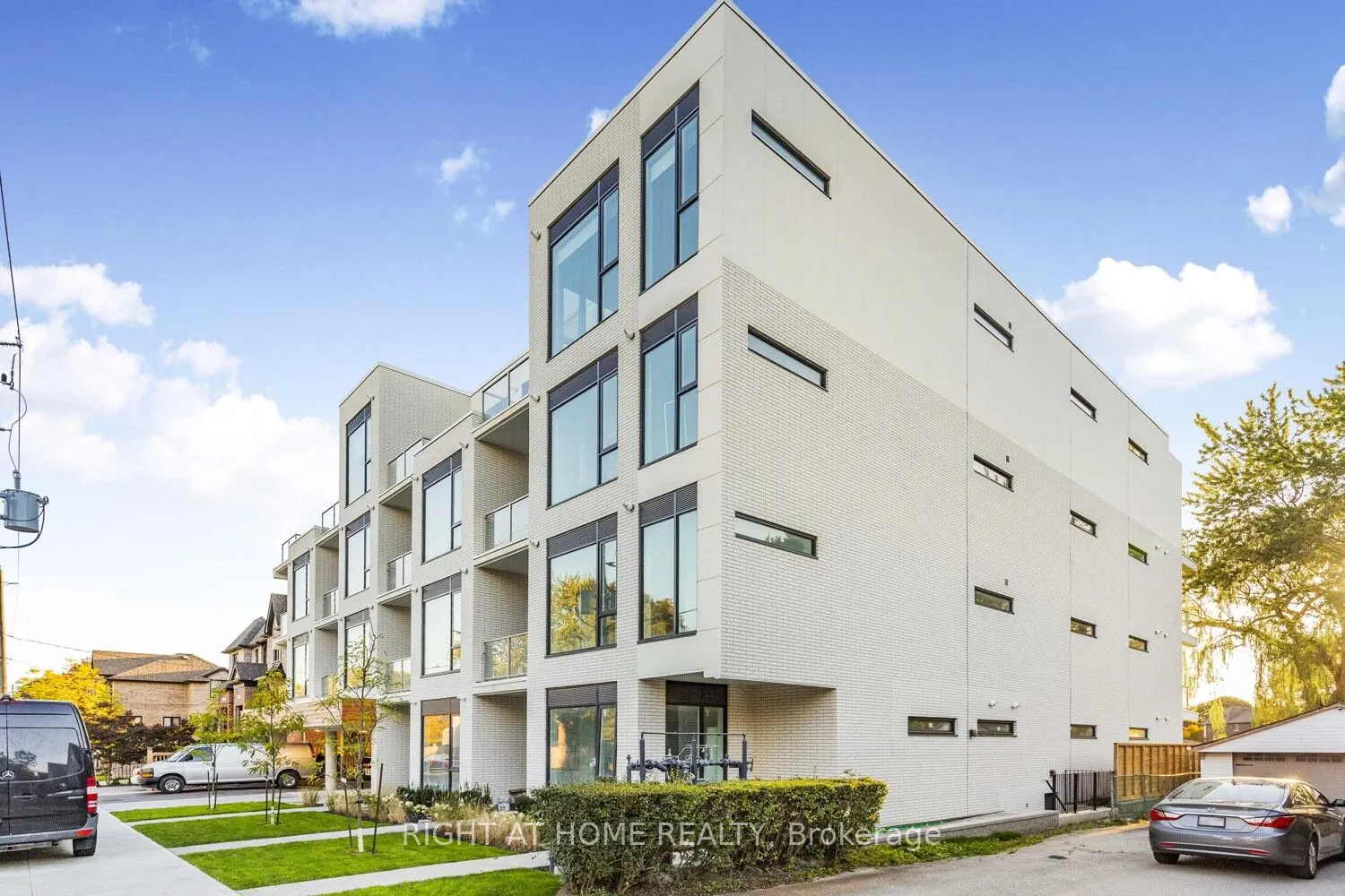 722 Marlee Avenue, #406