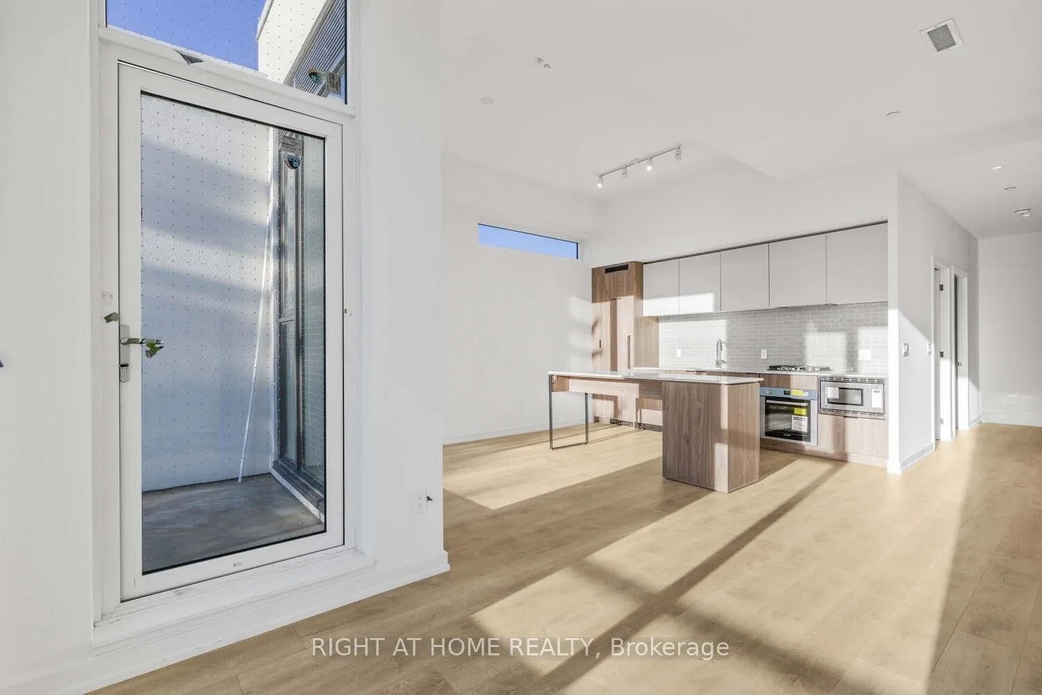 722 Marlee Avenue, #406