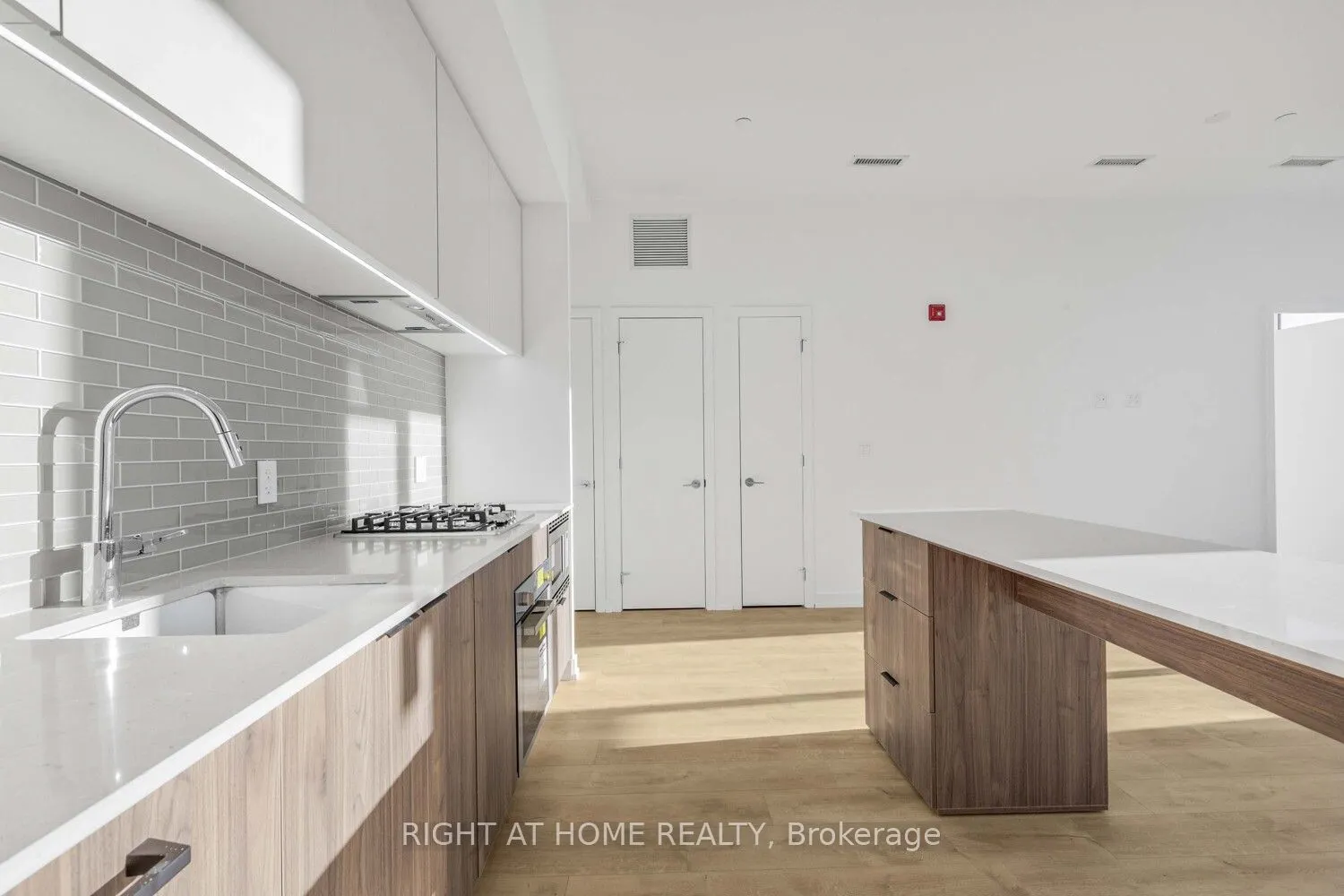 722 Marlee Avenue, #406