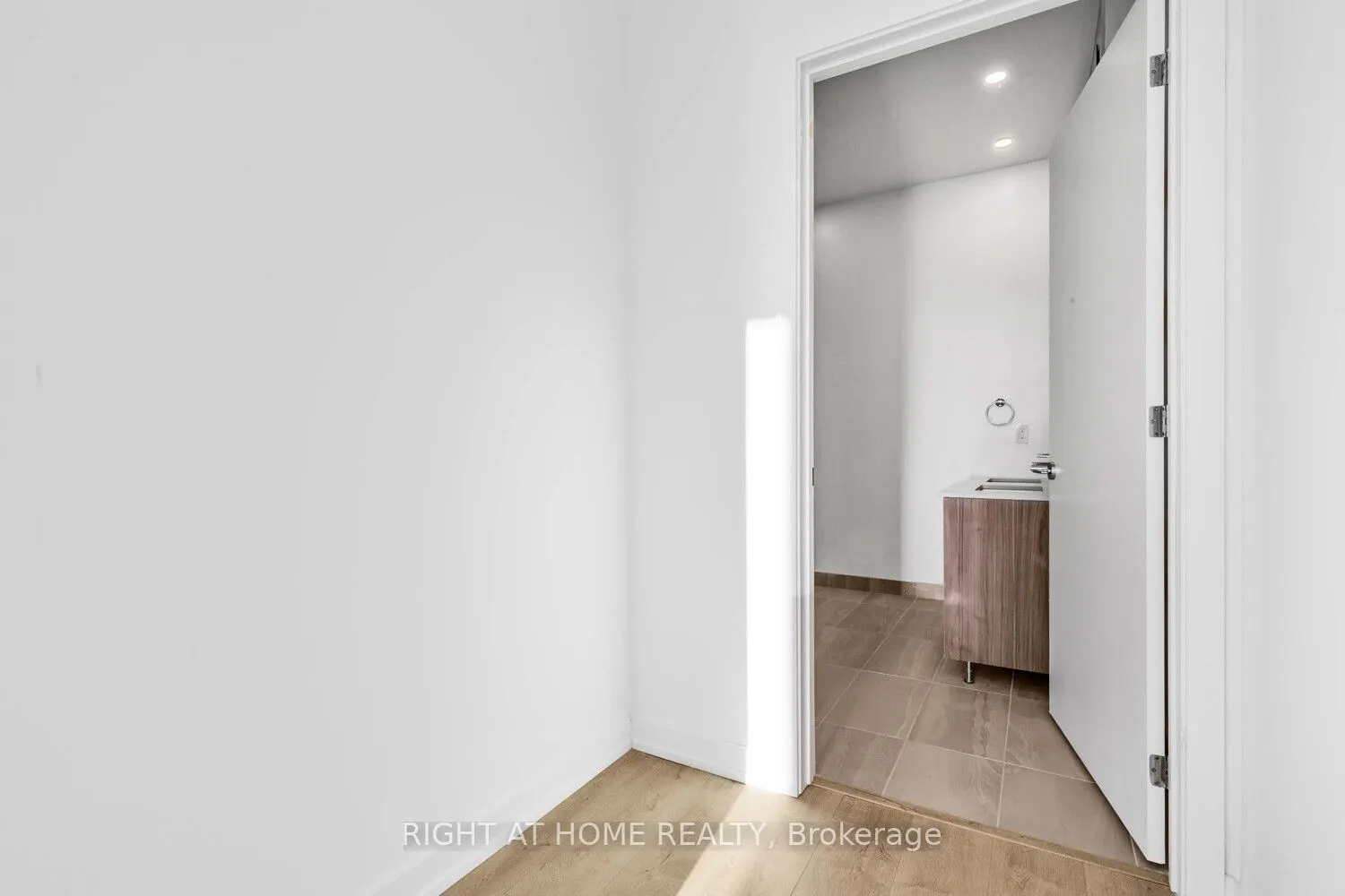 722 Marlee Avenue, #406