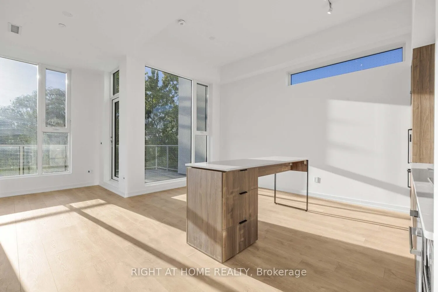 722 Marlee Avenue, #406